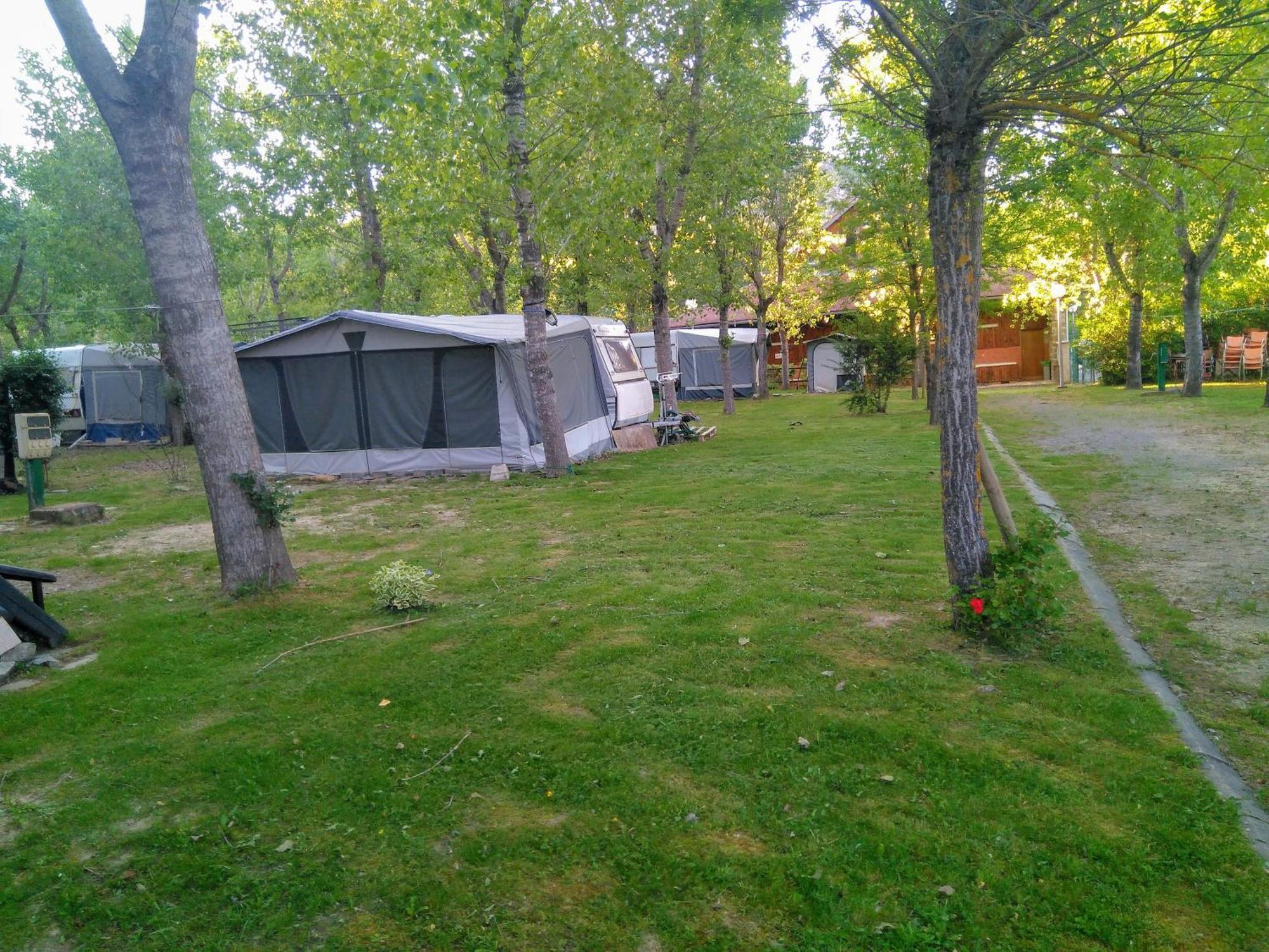 Camping Valle De Hecho Bagian luar foto