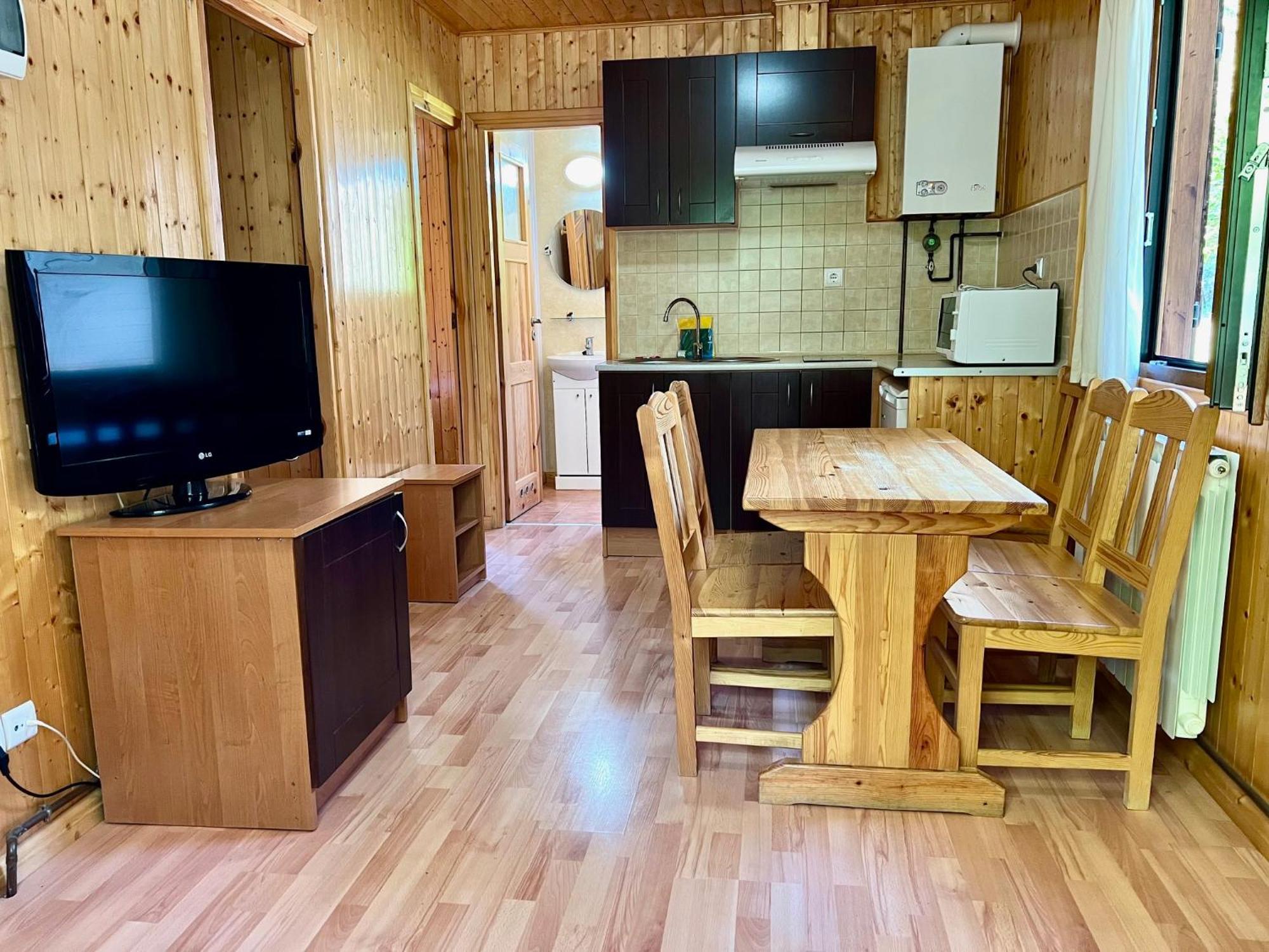 Camping Valle De Hecho Bagian luar foto