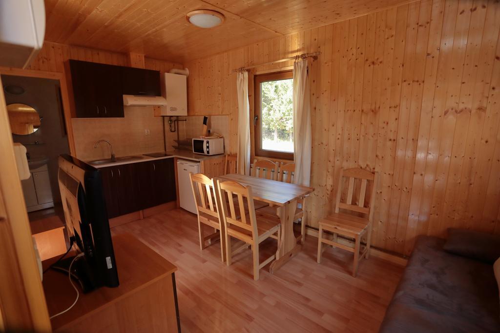 Camping Valle De Hecho Bagian luar foto